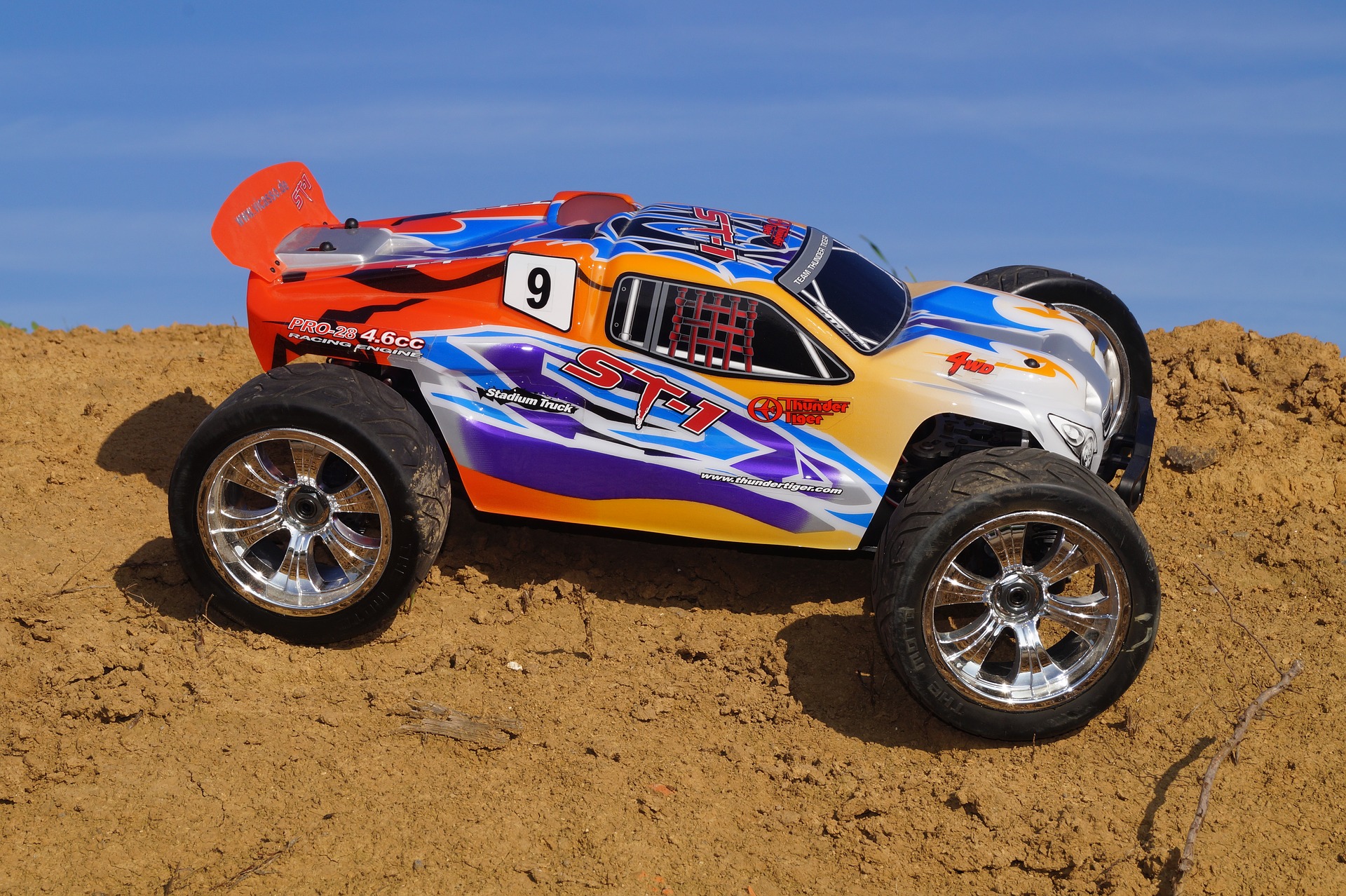 Nitro Car Fuel and Supplies You Need to Build an RC Car | RCCarHobbyist.com